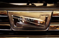 Tampilan depan dengan desain chrome grille ditunjukan untuk menghadirkan kesan berkelas.
