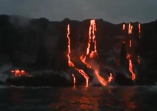 Fenomena Unik! Lava dari Gunung Langsung ke Samudera Pasifik