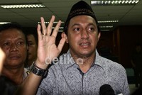 Fahd El Fouz mengakui kesalahannya telah melakukan penyuapan dan menyesalkan atas hukuman yang begitu berat baginya. Ramses/detikfoto.