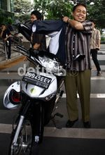 Naik Motor Nur Mahmudi Datangi KPK