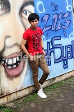 Pose Enerjik Cakra Khan