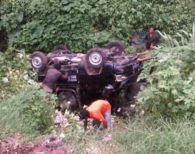 Pick Up Terjun ke Sungai Sedalam 25 Meter, Sopir Selamat