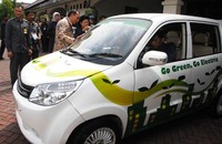 PLN menampilkan EVINA atau Electric Vehicle Indonesia sebagai prototype mobil listrik yang dikembangkan. Agus Trimukti/Humas PLN.
