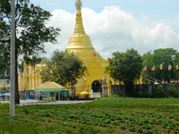 Ladang di depan Taman Alam Lumbini Ladang di depan Taman Alam Lumbini
