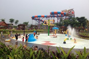 Keren! Mekarsari Kini Punya Waterpark Terbesar se-Asia