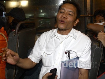 Wisler Manalu Meninggalkan KPK Naik Kopaja
