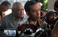 Banyak sekali masukan yang diterima Jokowi dari Soehoed. Salah satunya soal penataan kampung kumuh dan MRT. Gorga Aryans/detikcom.