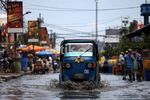 Buruknya Drainase di Pasar Ikan Muara Angke