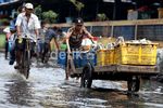 Buruknya Drainase di Pasar Ikan Muara Angke