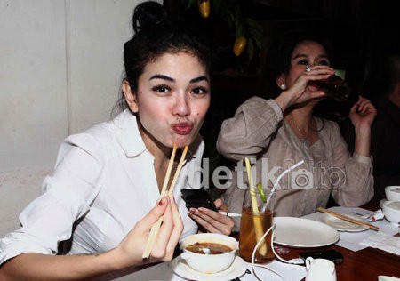 Nikita Mirzani Bebas, Olivia Yakin Proses Hukum Tetap Berjalan