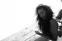 Riri juga memamerkan wajah tanpa make-upnya. (dok. Facebook)