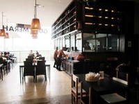 Jumat (7/12/2012), Gula Merah Restoran resmi dibuka untuk umum. Tepatnya di Mall @ Alam Sutera, Tangerang. Nama restoran yang sangat mudah diingat ini punya dua ruangan no smoking area dan smoking area. selain itu juga terdapat open kitchen dan mini bar, sehingga pengunjung bisa melihat langsung proses memasaknya.