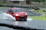 Ketika Mitsubishi Mirage Disiksa Seorang Pereli