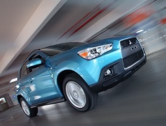 10 Mobil Paling Banyak Dicari di Indonesia 10 Mobil Paling Banyak Dicari di Indonesia