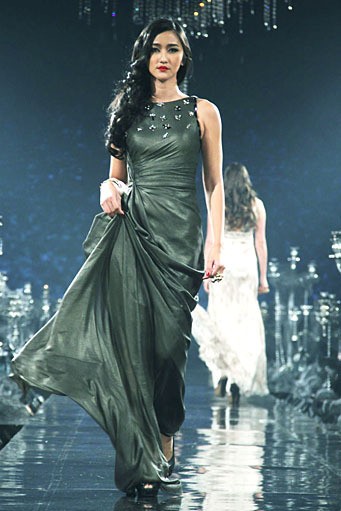 Arantxa adi Collection 2013 Re-Invite at Grand Ballroom Hotel Kempinski. Grand Indonesia. Jakarta. [Foto: Mohammad Abduh/Wolipop]