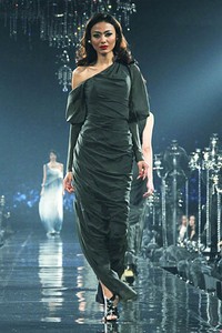 Arantxa adi Collection 2013 Re-Invite at Grand Ballroom Hotel Kempinski. Grand Indonesia. Jakarta. [Foto: Mohammad Abduh/Wolipop]