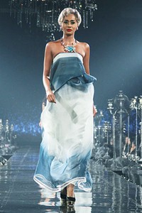 Arantxa adi Collection 2013 Re-Invite at Grand Ballroom Hotel Kempinski. Grand Indonesia. Jakarta. [Foto: Mohammad Abduh/Wolipop]