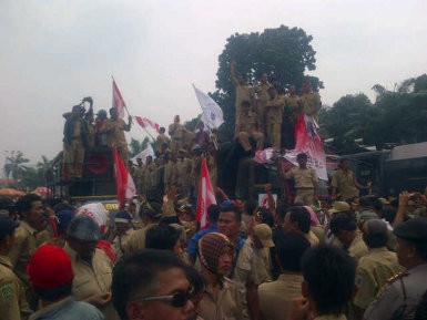 Kapolda Metro Jaya Pantau Langsung Demo Kades di DPR