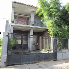 Rumah Asrinya Terkunci, Deni Ramdani dan Istri Siri Mengungsi