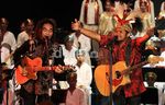Bertabur Bintang Asal Timur di Konser Suara dari Timur