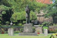 Di dalam benteng, para pecinta sejarah bisa melihat tempat penahanan pahlawan Filipina, Jose Rizal, kediaman pejabat militer jaman pendudukan Spanyol, Jepang, dan Amerika, juga kapel rekonstruksi abad ke-17 (Ine/detikTravel)