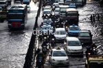 Hujan Deras Kuningan Arah Cawang Terendam