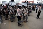 Ribuan Polisi Amankan Demo Kades di DPR