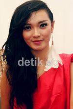 Si Cantik Zaskia Gotik