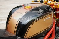 Untuk memodifikasi GSX600 menjadi motor Cafe Racer, Ari memang merogoh koceknya dalam-dalam. Uang yang harus dikeluarkan yakni Rp150 jutaan.