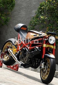 Inidia Suzuki GSX600 bergaya Cafe Racer milik Ariawan Wijaya.
