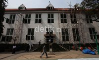 Sejumlah pekerja melakukan proses pemugaran Museum Sejarah Jakarta (Fatahillah).