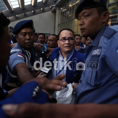 Dipecat Oleh Anas, Ruhut Dinilai Seperti Buah Simalakama