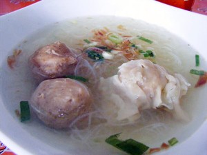 Heboh Daging Babi, Omzet Pedagang Bakso Rontok 50%
