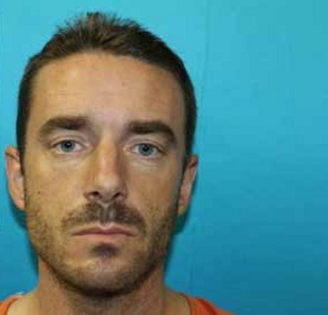 Pria AS Ukir Simbol Pentagram di Punggung Anaknya dengan Silet