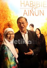 Anwar Ibrahim Nonton Habibie & Ainun