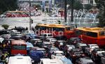 Macet Thamrin, Busway Diterobos