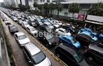 Macet Thamrin, Busway Diterobos