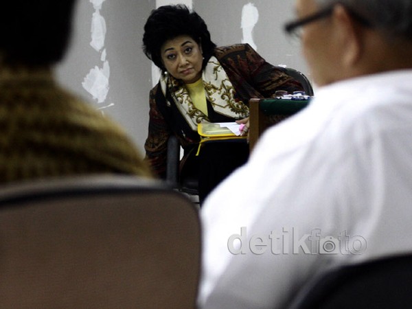 Hartati Dikonfrontir dengan Mantan Anak Buahnya