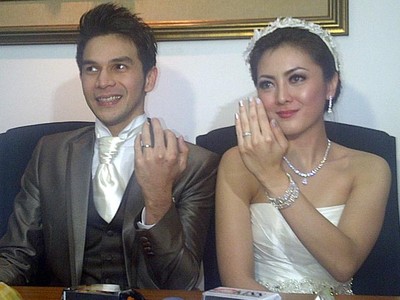 Jonathan Frizzy Resmi Menikah