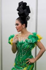 Rambut Kotak-kotak Syahrini