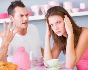 7 Cobaan yang Buat Pernikahan di Tahun Pertama Beraaaat...