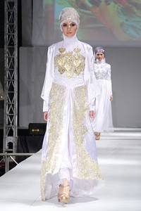 Milana Qee Glory of Innocent Moment. IPBM [Ikatan Perancang Busana Muslim] Jabar collection 2013 Fashion & Art at The Trans Luxury Hotel. Bandung. [Foto: Mohammad Abduh/Wolipop]