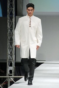 Iva Lativah Wonderful Obsession. IPBM [Ikatan Perancang Busana Muslim] Jabar collection 2013 Fashion & Art at The Trans Luxury Hotel. Bandung. [Foto: Mohammad Abduh/Wolipop]