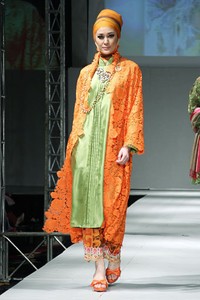 Iva Lativah Wonderful Obsession. IPBM [Ikatan Perancang Busana Muslim] Jabar collection 2013 Fashion & Art at The Trans Luxury Hotel. Bandung. [Foto: Mohammad Abduh/Wolipop]