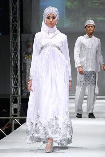 Milana Qee Glory of Innocent Moment. IPBM [Ikatan Perancang Busana Muslim] Jabar collection 2013 Fashion & Art at The Trans Luxury Hotel. Bandung. [Foto: Mohammad Abduh/Wolipop]