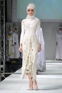 Milana Qee Glory of Innocent Moment. IPBM [Ikatan Perancang Busana Muslim] Jabar collection 2013 Fashion & Art at The Trans Luxury Hotel. Bandung. [Foto: Mohammad Abduh/Wolipop]