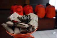Mereka ditangkap di dua lokasi berbeda yakni di Jagakarsa dan Ciputat.