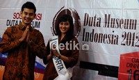 Sebagai Duta Museum DKI Jakarta Maulana Muhammad (kiri) dan Olivia Sandra (kanan), terus menggalakkan gerakan nasional cinta museum, dengan memperkenalkan kepada masyrakat peran penting museum sebagai sarna edukasi dan rekreasi.