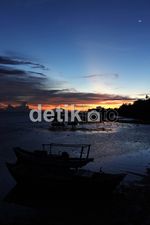 Menikmati Senja di Pulau Pari