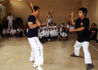 Jurus silat penjalin tarung Tuban merupakan salah satu jurus silat yang menggunakan tongkat rotan sebagai alat untuk mempertahankan diri.